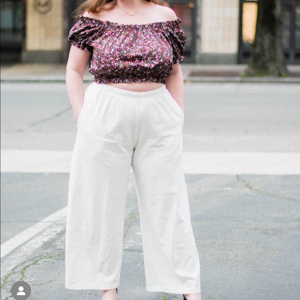 Black Floral Crop Top